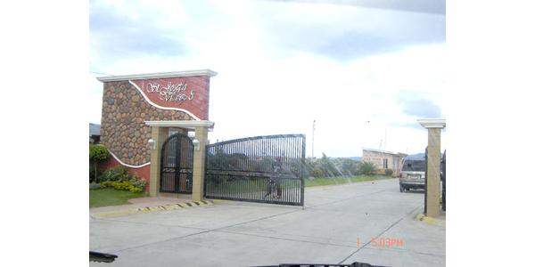 Gate